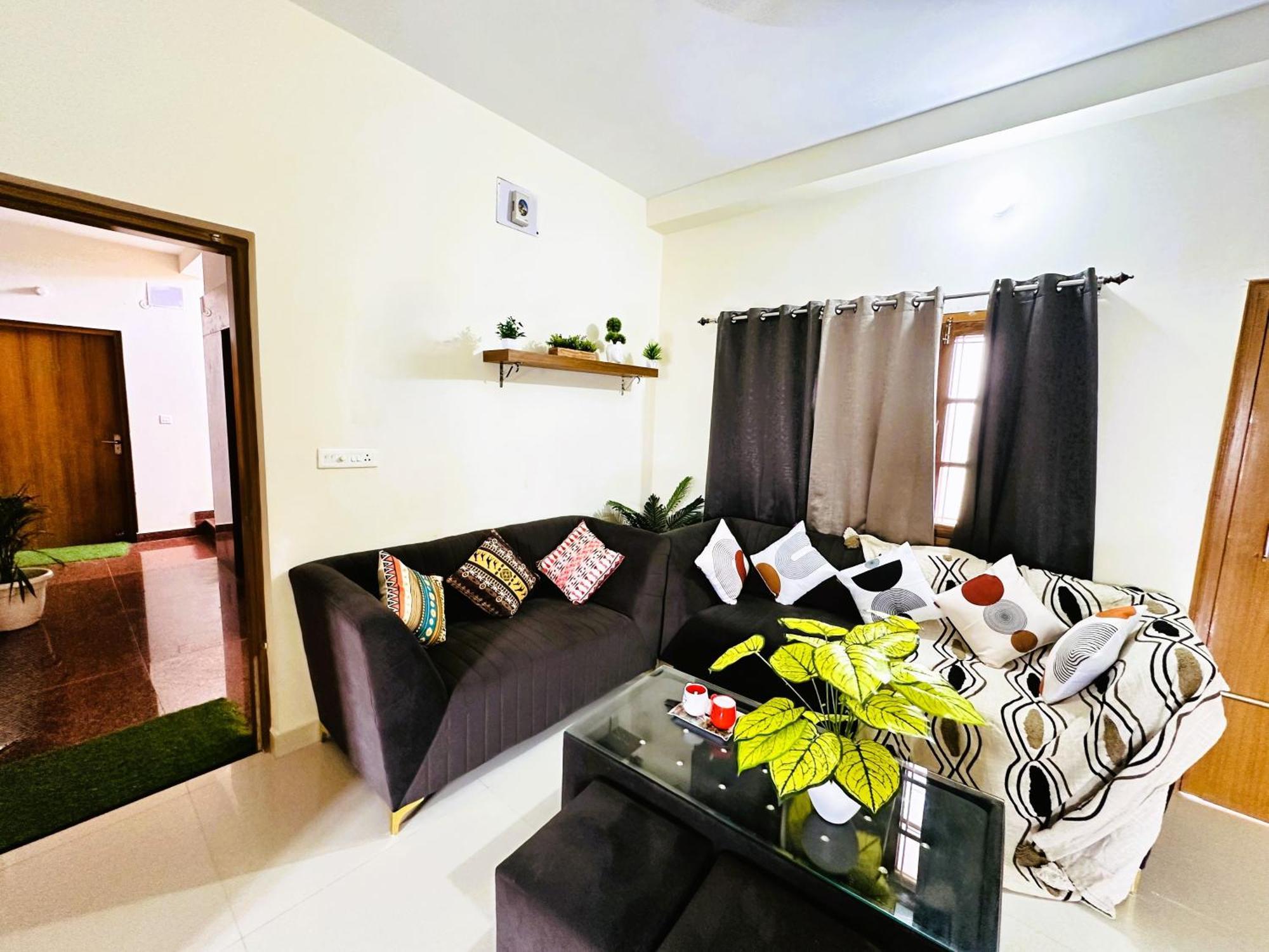 Zoomstay - 3Bhk Apartments Varanasi Dış mekan fotoğraf