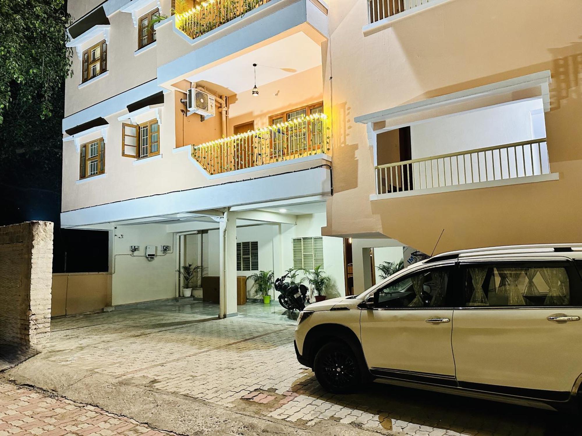 Zoomstay - 3Bhk Apartments Varanasi Dış mekan fotoğraf