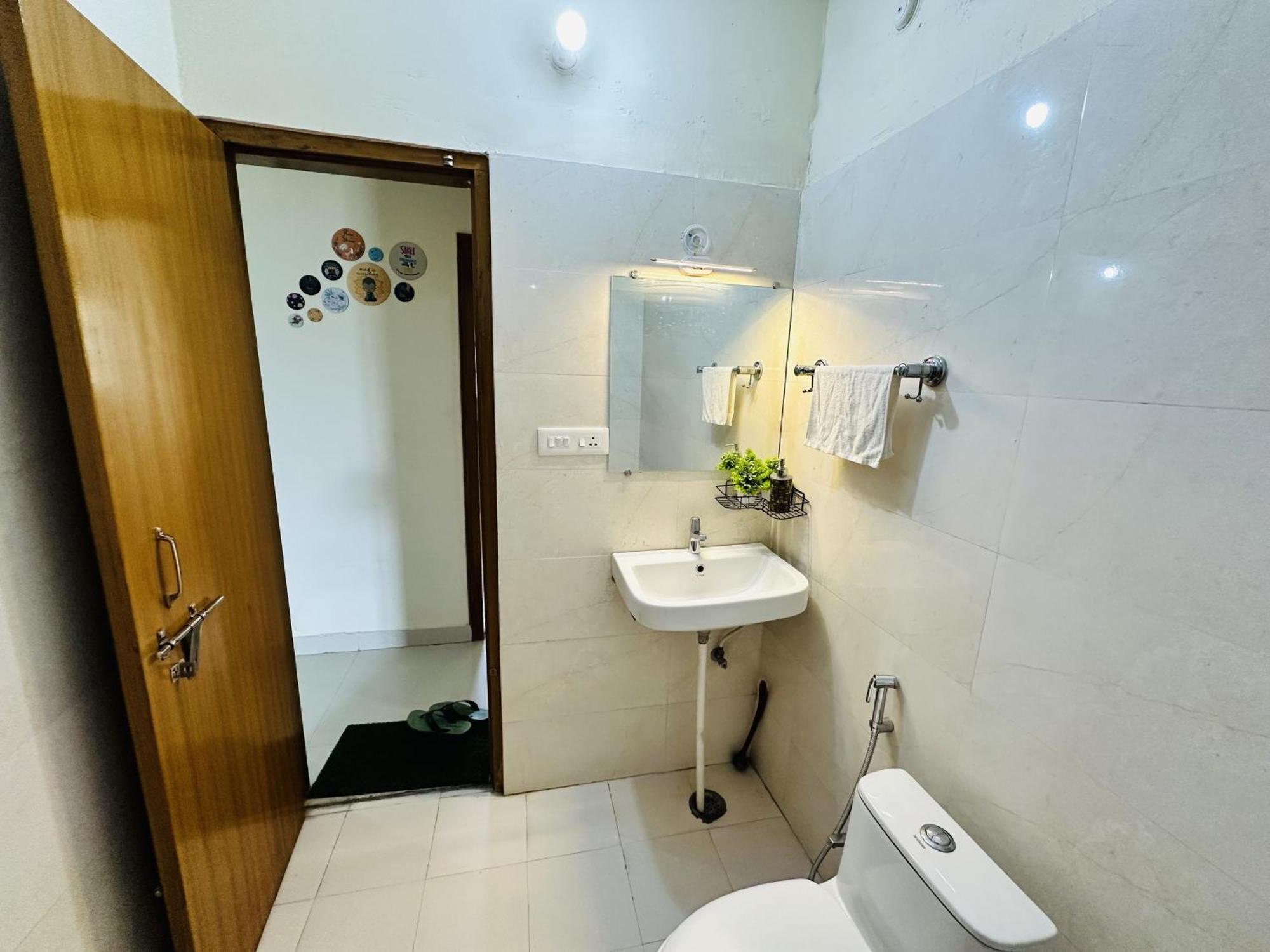 Zoomstay - 3Bhk Apartments Varanasi Dış mekan fotoğraf